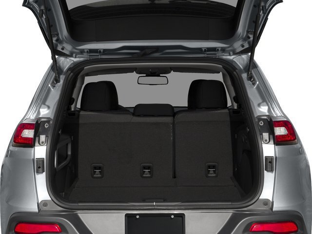 Used 2017 Jeep Cherokee Latitude FWD image 16