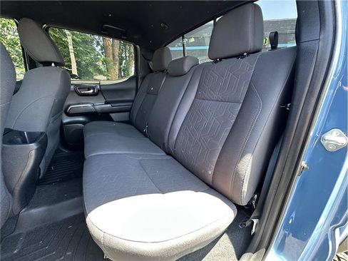 Used 2019 Toyota Tacoma TRD Off-Road w/ Technology Package AWD/4WD image 16