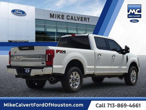 Used 2022 Ford F250 Platinum w/ FX4 Off-Road Package AWD/4WD image 5