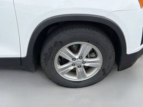 Used 2015 Chevrolet Trax LT w/ LT Sun and Sound Package FWD image 10