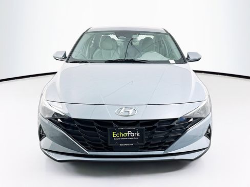 Used 2023 Hyundai Elantra SEL w/ Convenience Package image 2