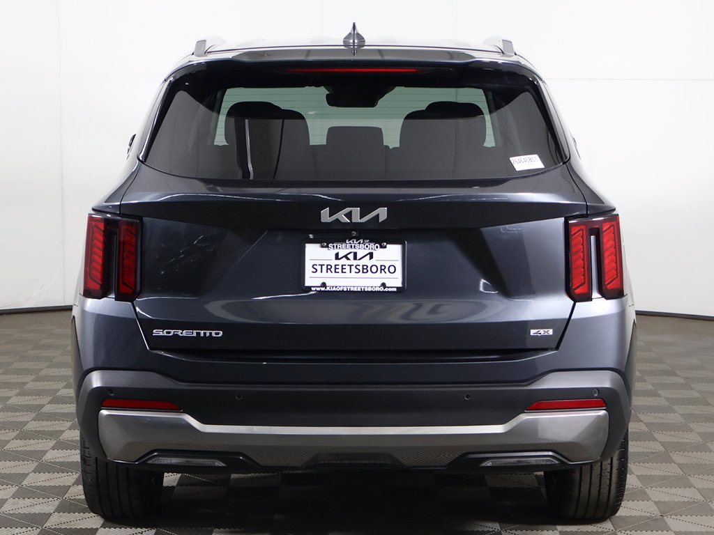 Used 2024 Kia Sorento S AWD/4WD image 13