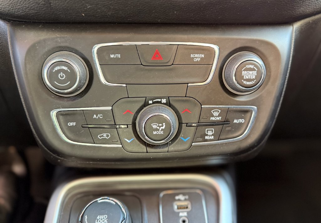 Used 2019 Jeep Compass Latitude w/ Popular Equipment Group AWD/4WD image 24