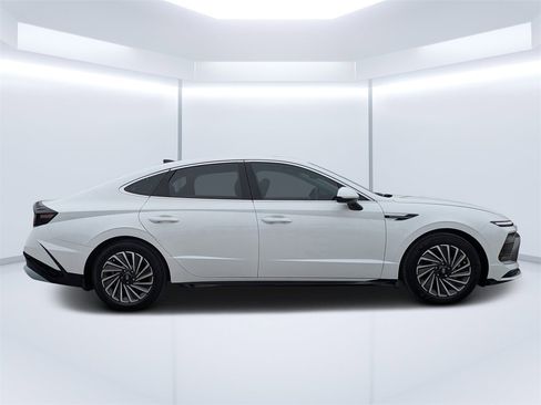Used 2024 Hyundai Sonata SEL image 2