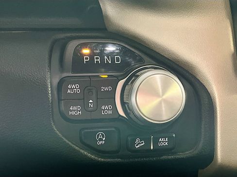 Used 2020 RAM 1500 Laramie w/ Off Road Group AWD/4WD image 16