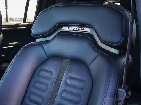 Used 2023 Rivian R1S Adventure image 32