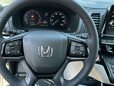 New 2026 Honda Odyssey Touring image 16
