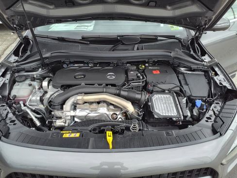 Used 2025 Mercedes-Benz GLA 250 4MATIC image 9