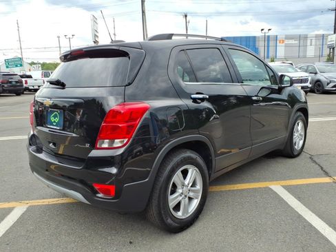Certified 2019 Chevrolet Trax LT w/ LT Convenience Package FWD image 6