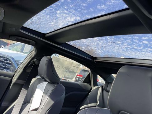 New 2026 Toyota Crown Platinum image 31