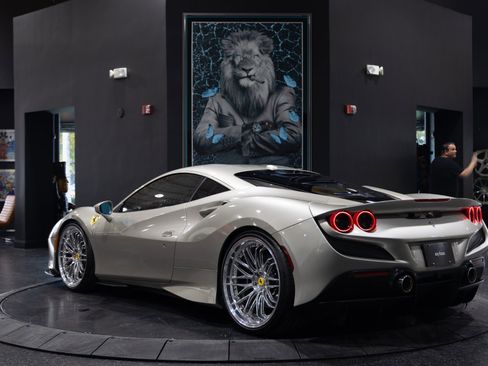 Used 2021 Ferrari F8 Tributo image 4
