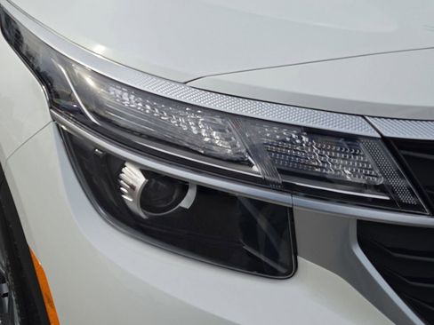 New 2026 Kia Seltos LX image 4