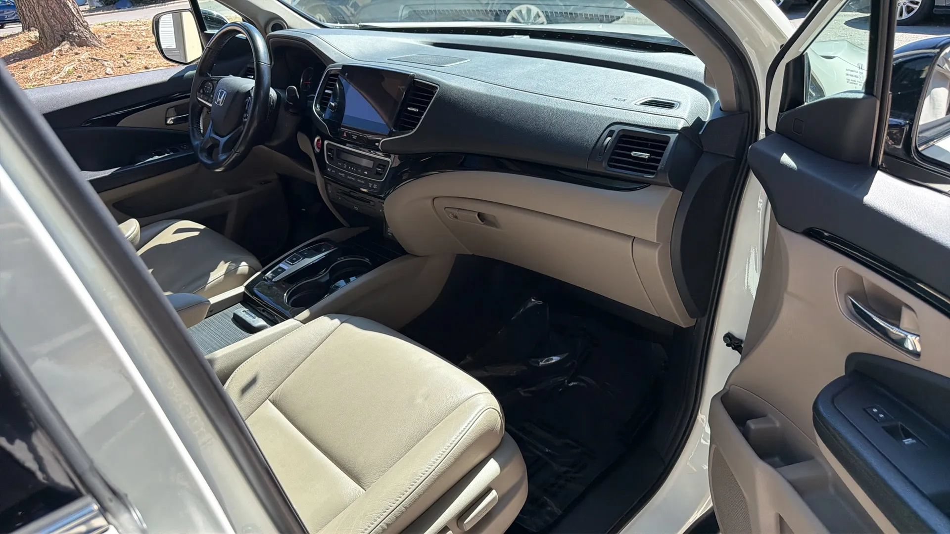 Used 2019 Honda Pilot Touring image 32