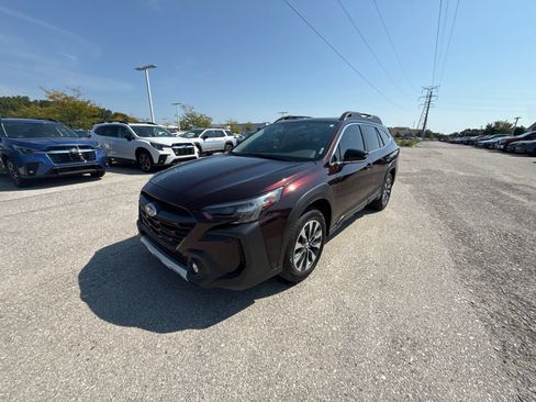 Certified 2025 Subaru Outback Limited AWD/4WD image 3
