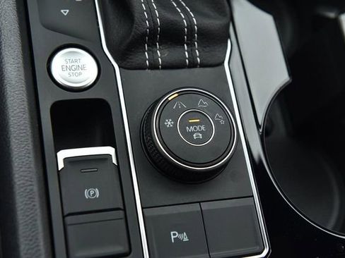 Used 2023 Volkswagen Atlas Cross Sport SE w/ Panoramic Sunroof Package image 17