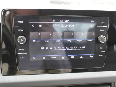 Certified 2025 Volkswagen Jetta SE w/ Black Wheel Package image 16