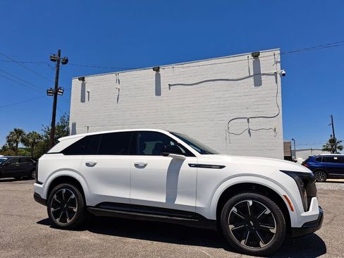 New 2025 Cadillac Escalade IQ Sport 1 w/ LPO, Premium Carpet Package image 9