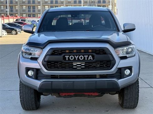 Used 2019 Toyota Tacoma TRD Off-Road image 7