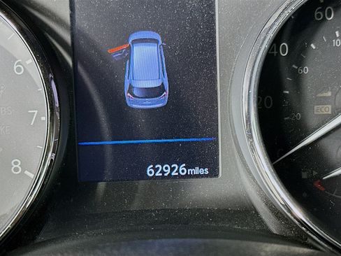 Used 2018 Nissan Rogue S FWD image 18