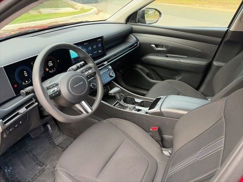Used 2025 Hyundai Tucson SEL FWD image 11