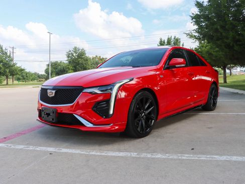 Used 2021 Cadillac CT4 Sport RWD image 3