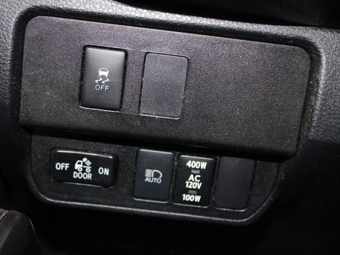 Used 2021 Toyota Tacoma TRD Off-Road image 32