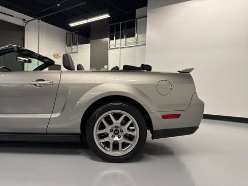 Used 2009 Ford Mustang Shelby GT500 RWD image 4