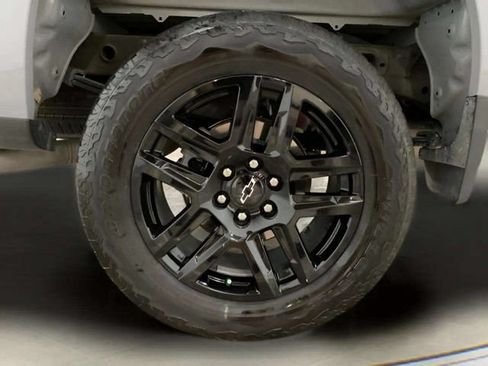 Used 2025 Chevrolet Silverado 1500 Custom Trail Boss w/ LPO, Dark Essentials Package AWD/4WD image 91