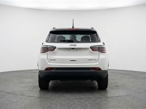 Used 2025 Jeep Compass Limited AWD/4WD image 7