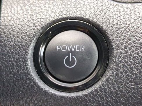 Used 2025 Toyota Camry SE w/ Convenience Package image 25