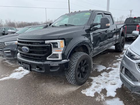 Used 2022 Ford F250 Lariat w/ Tremor Off-Road Package image 3