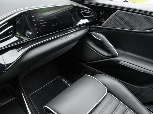 Used 2025 Ferrari Purosangue AWD/4WD image 55