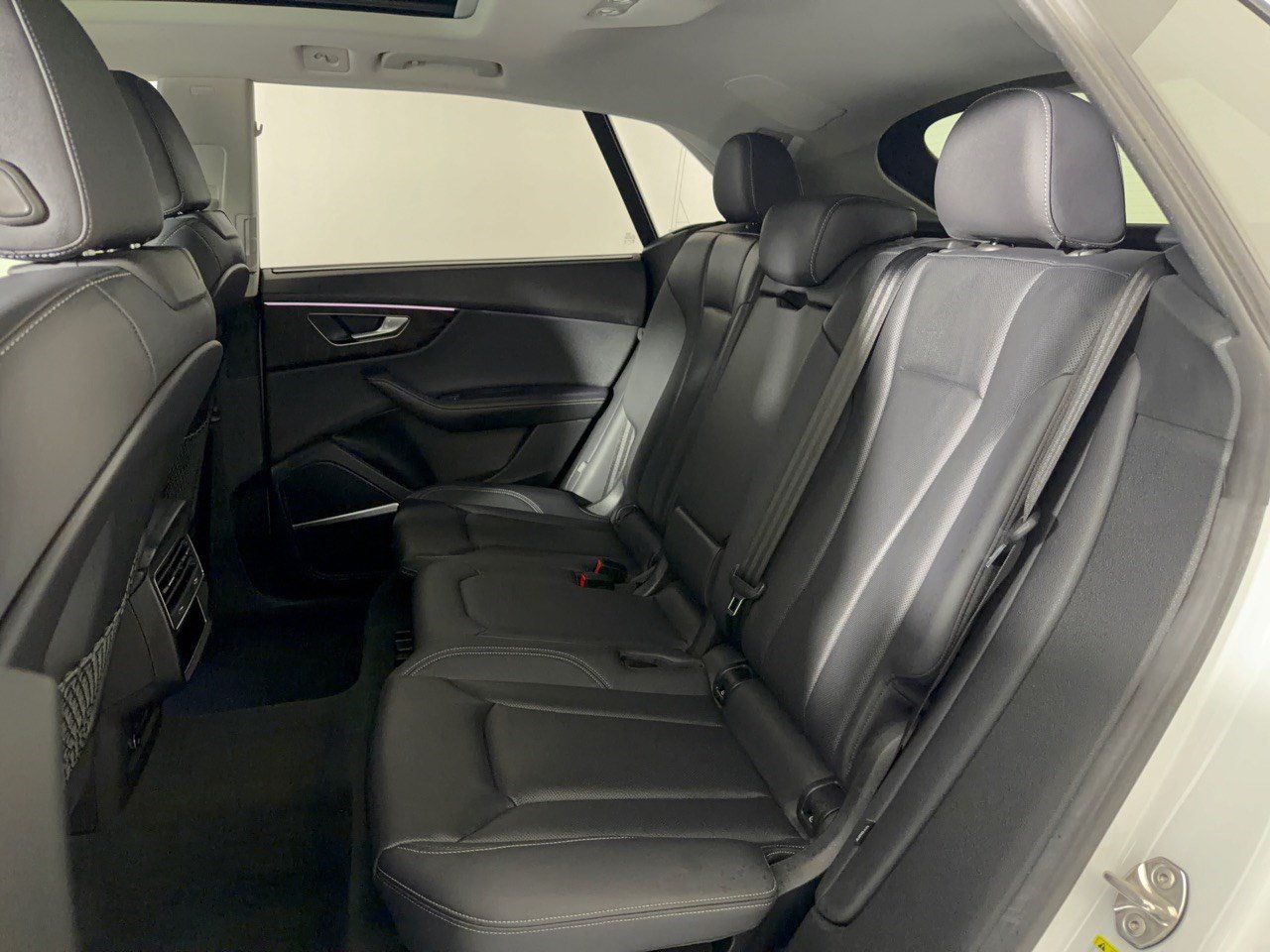 Used 2023 Audi Q8 Premium Plus AWD/4WD image 25