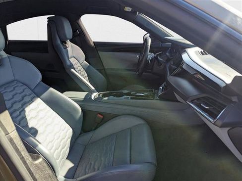 Used 2022 Audi e-tron GT Prestige image 22