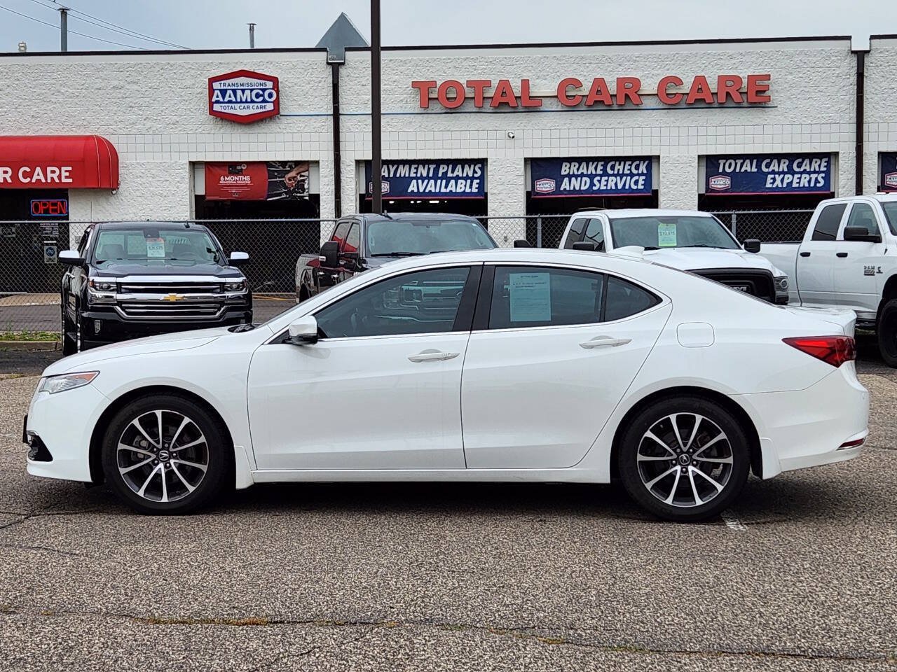 Used 2015 Acura TLX w/ Advance Package FWD image 2