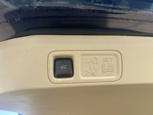 Used 2021 Lincoln Navigator Reserve w/ Luxury Package image 14