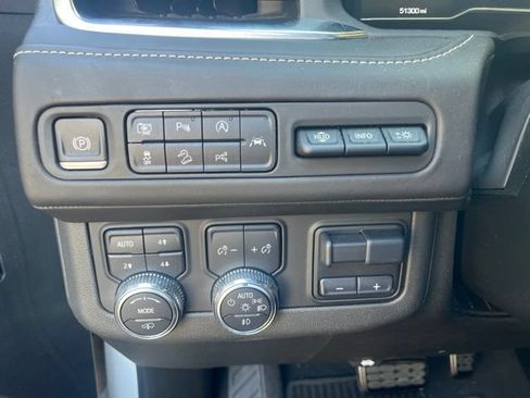 Used 2023 GMC Yukon Denali Ultimate AWD/4WD image 19