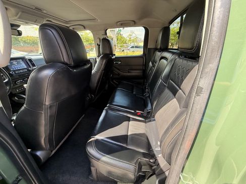 Used 2023 Nissan Frontier SV w/ SV Premium Package RWD image 17