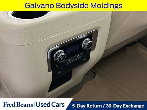 Used 2022 GMC Yukon XL Denali image 34