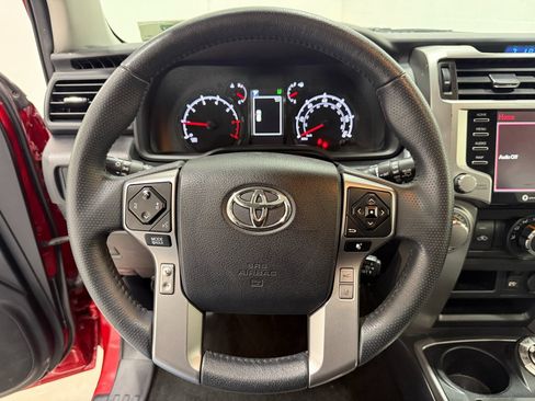 Used 2020 Toyota 4Runner SR5 Premium image 19