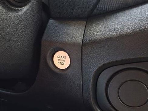 Used 2022 Nissan Frontier SV RWD image 27