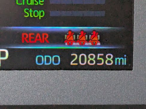 Used 2024 Toyota Corolla Cross SE w/ Moonroof Package image 32