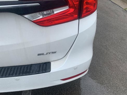 Used 2022 Honda Odyssey Elite image 4