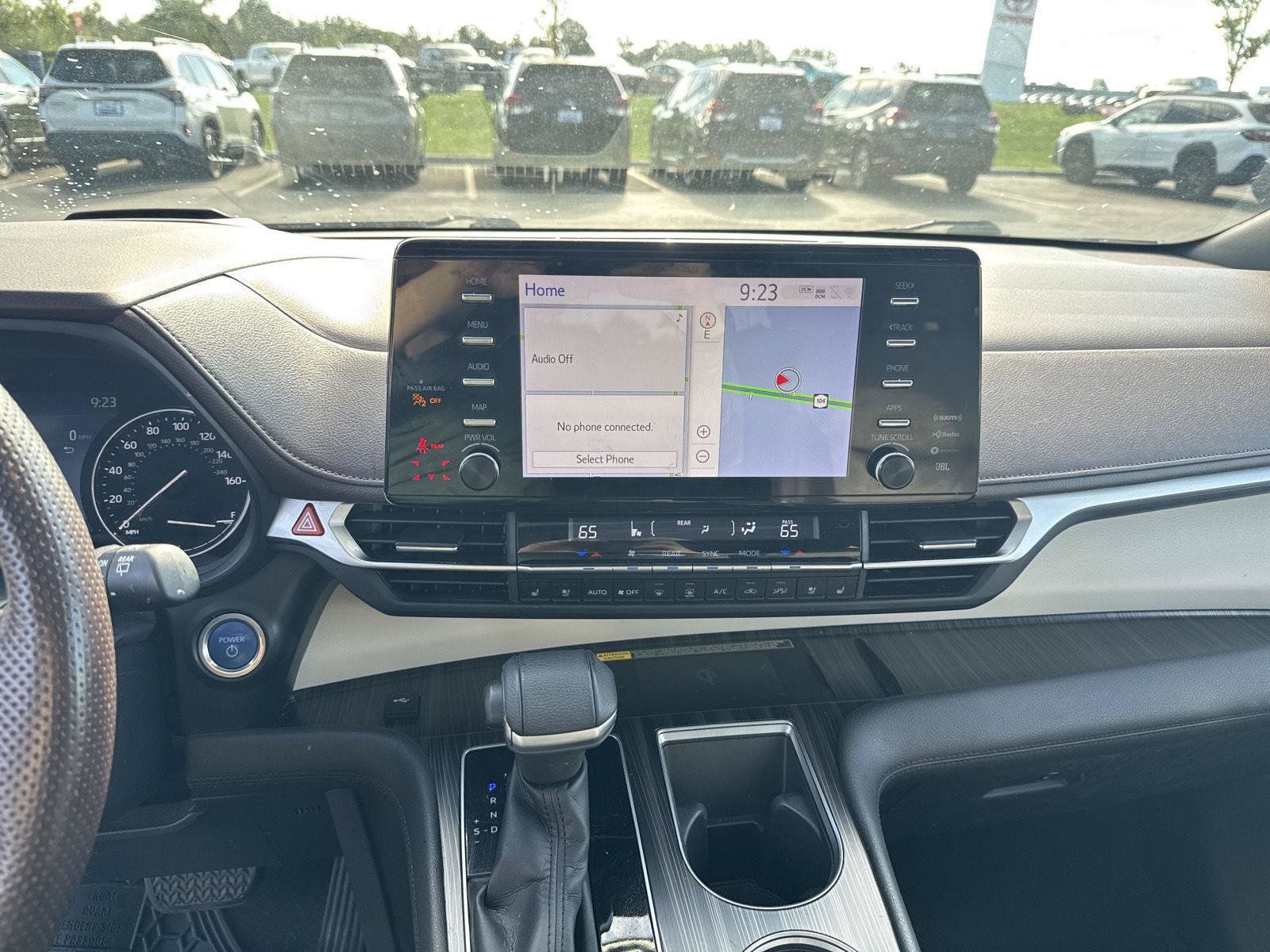 Used 2022 Toyota Sienna Platinum AWD/4WD image 17