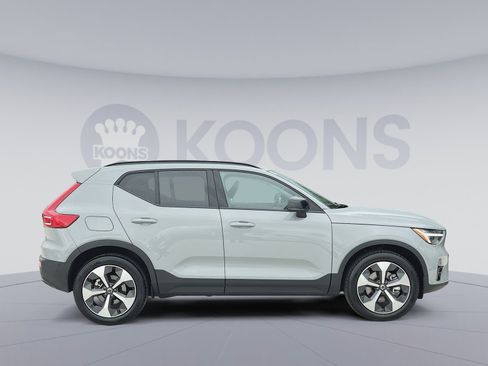 New 2026 Volvo XC40 B5 Plus w/ Protection Package Premier AWD/4WD image 17