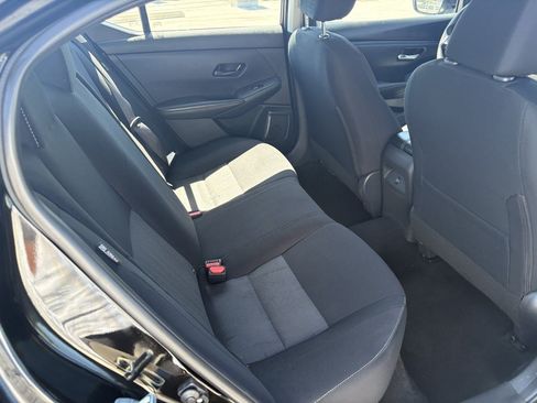 Used 2025 Nissan Sentra SV FWD image 16