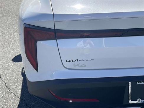 New 2025 Kia K4 LXS image 10