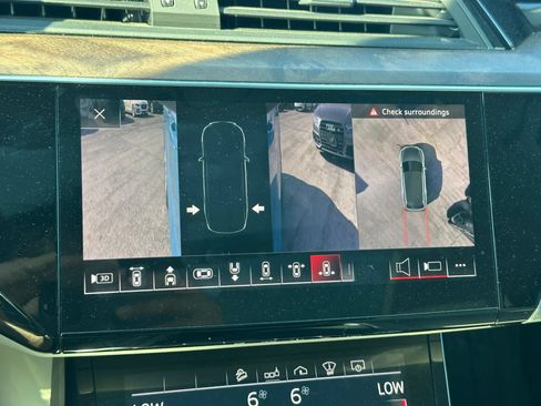 Used 2019 Audi e-tron Prestige AWD/4WD image 36