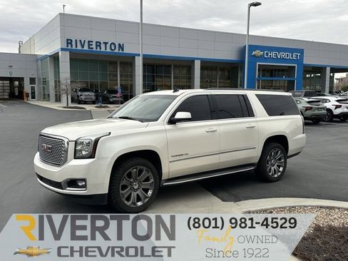 Used 2015 GMC Yukon XL SLT image 1