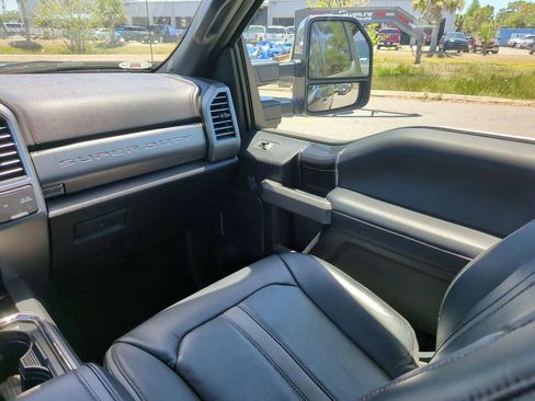 Used 2021 Ford F350 Platinum AWD/4WD image 12